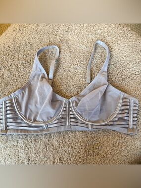 Victoria Secret Unlined Mesh Bra 38B